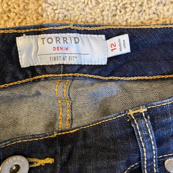 Torrid Dark Denim Roll Hem Jean Shorts - Picture 5 of 5